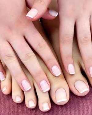 4️⃣💅 تقوية و تطويل الاظافر